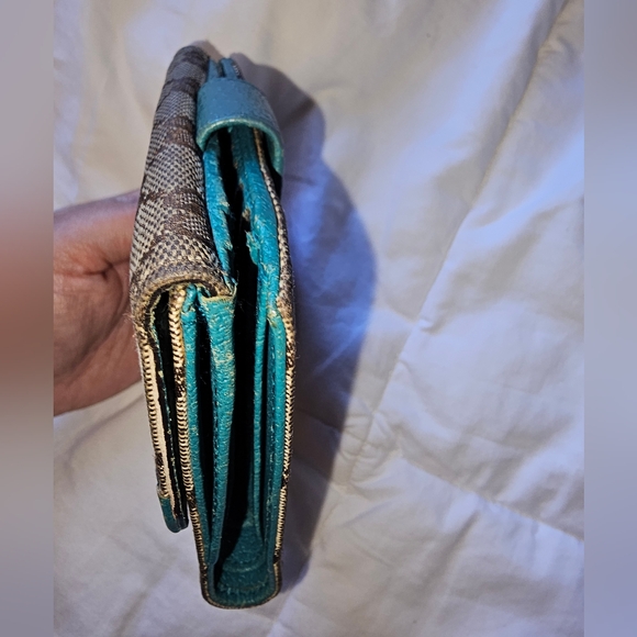 Authentic Gucci Wallet - Picture 11 of 17